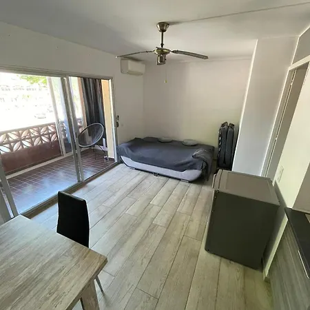 200 M De La Playa Apartment *