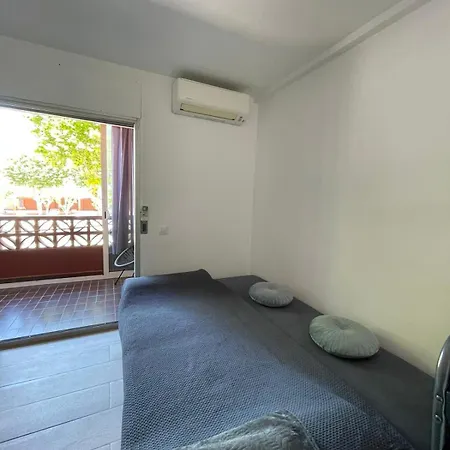 200 M De La Playa Apartment Empuriabrava